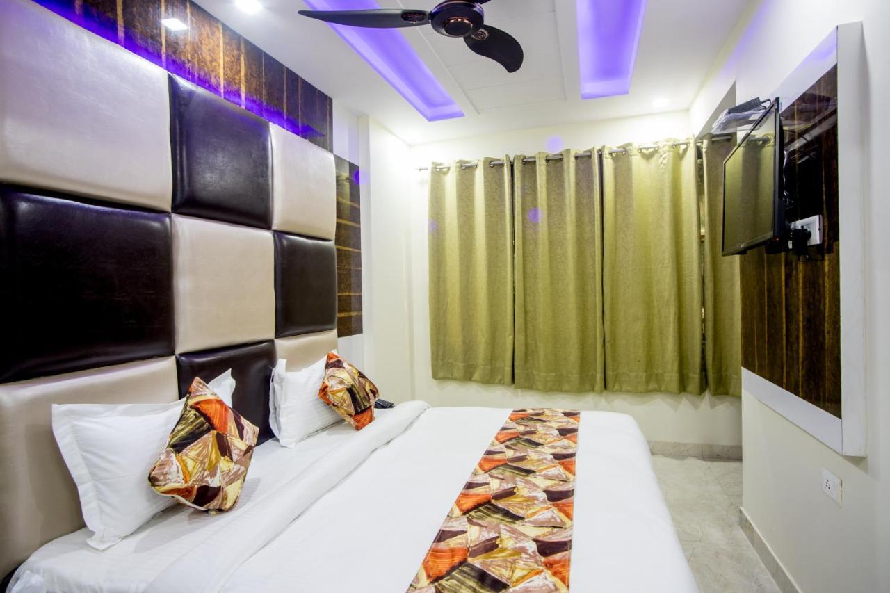 Hotel Harsha International Nueva Delhi Exterior foto