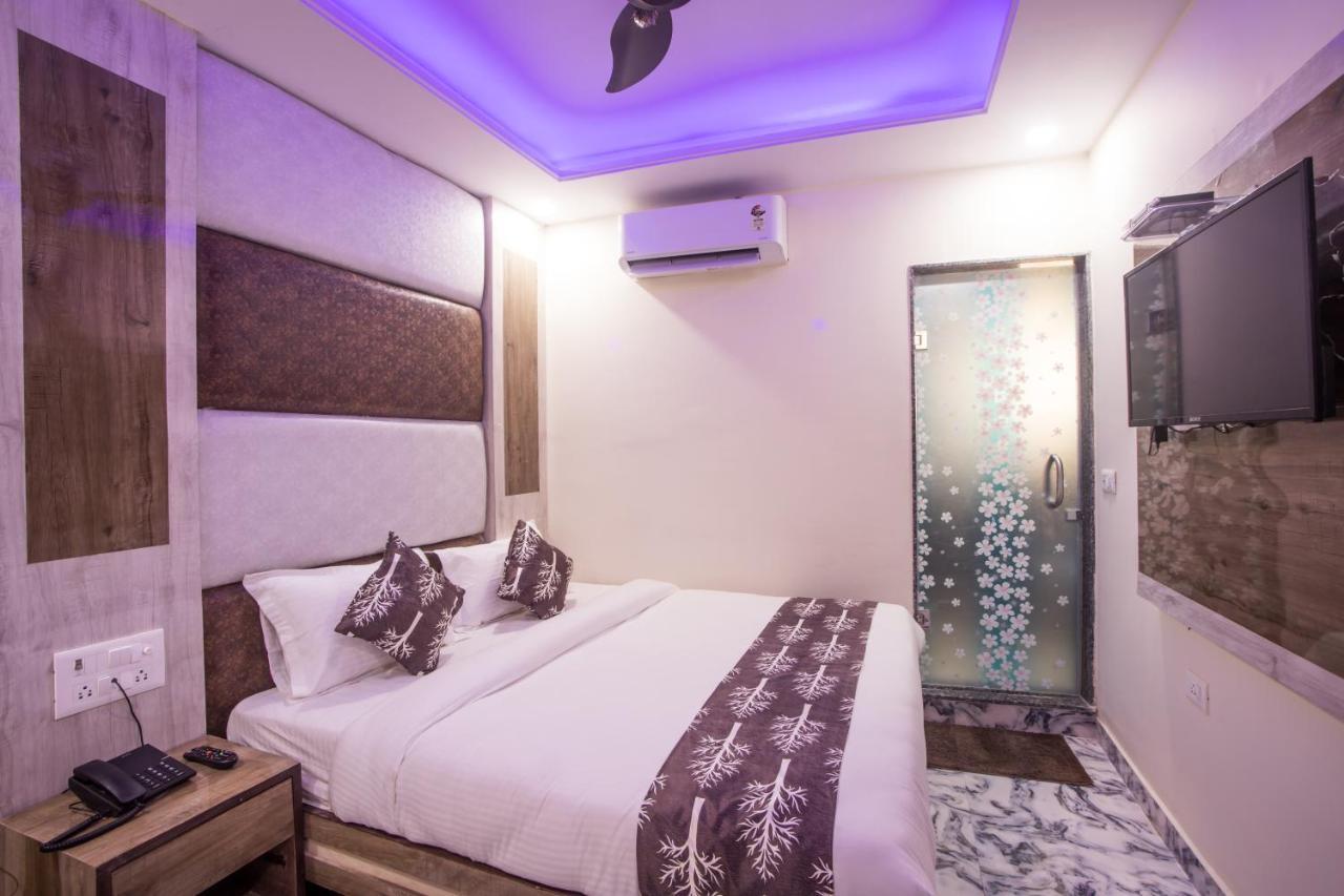 Hotel Harsha International Nueva Delhi Exterior foto