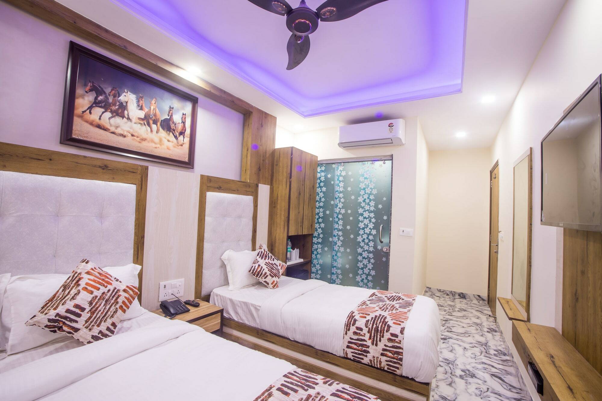 Hotel Harsha International Nueva Delhi Exterior foto