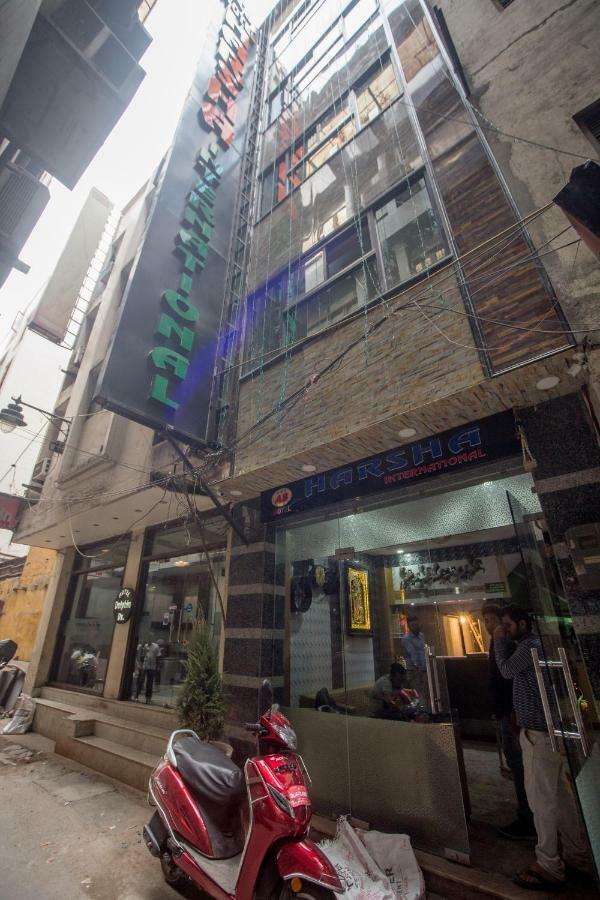 Hotel Harsha International Nueva Delhi Exterior foto