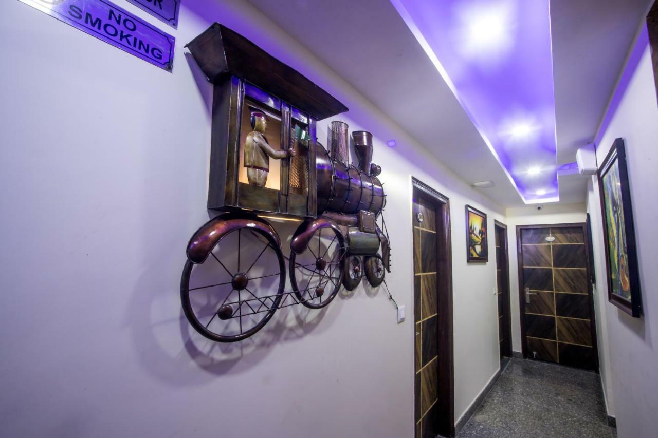 Hotel Harsha International Nueva Delhi Exterior foto